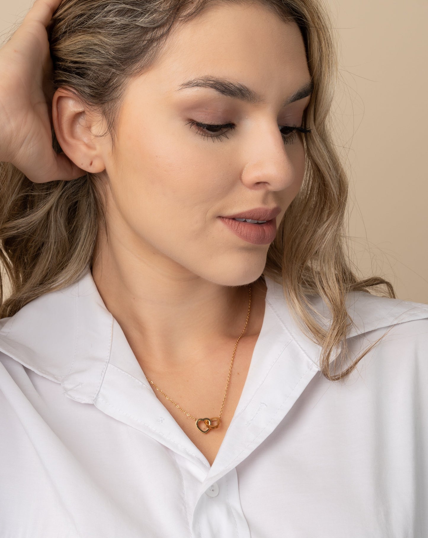 DOUBLE HEART COLLAR